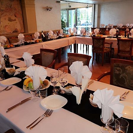 Terra Europe Brontes Hotel Targoviste Kültér fotó