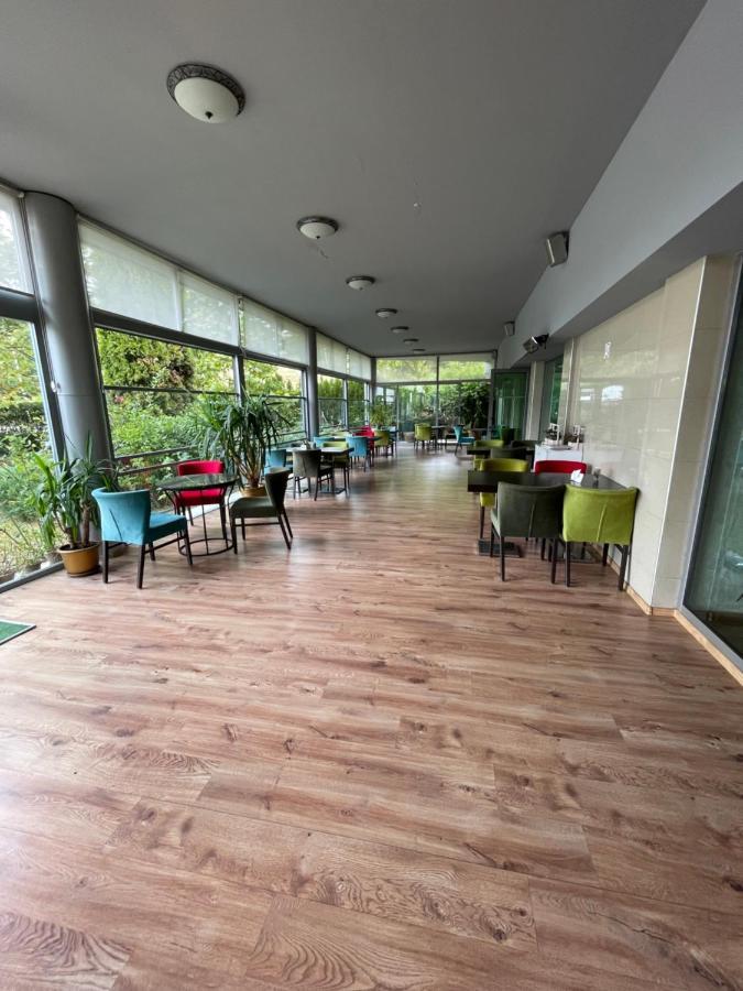 Terra Europe Brontes Hotel Targoviste Kültér fotó