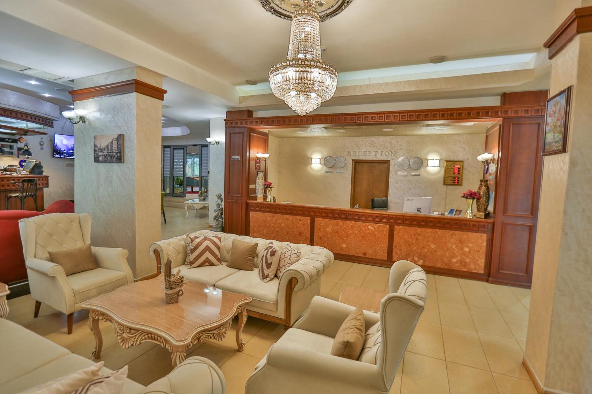 Terra Europe Brontes Hotel Targoviste Kültér fotó