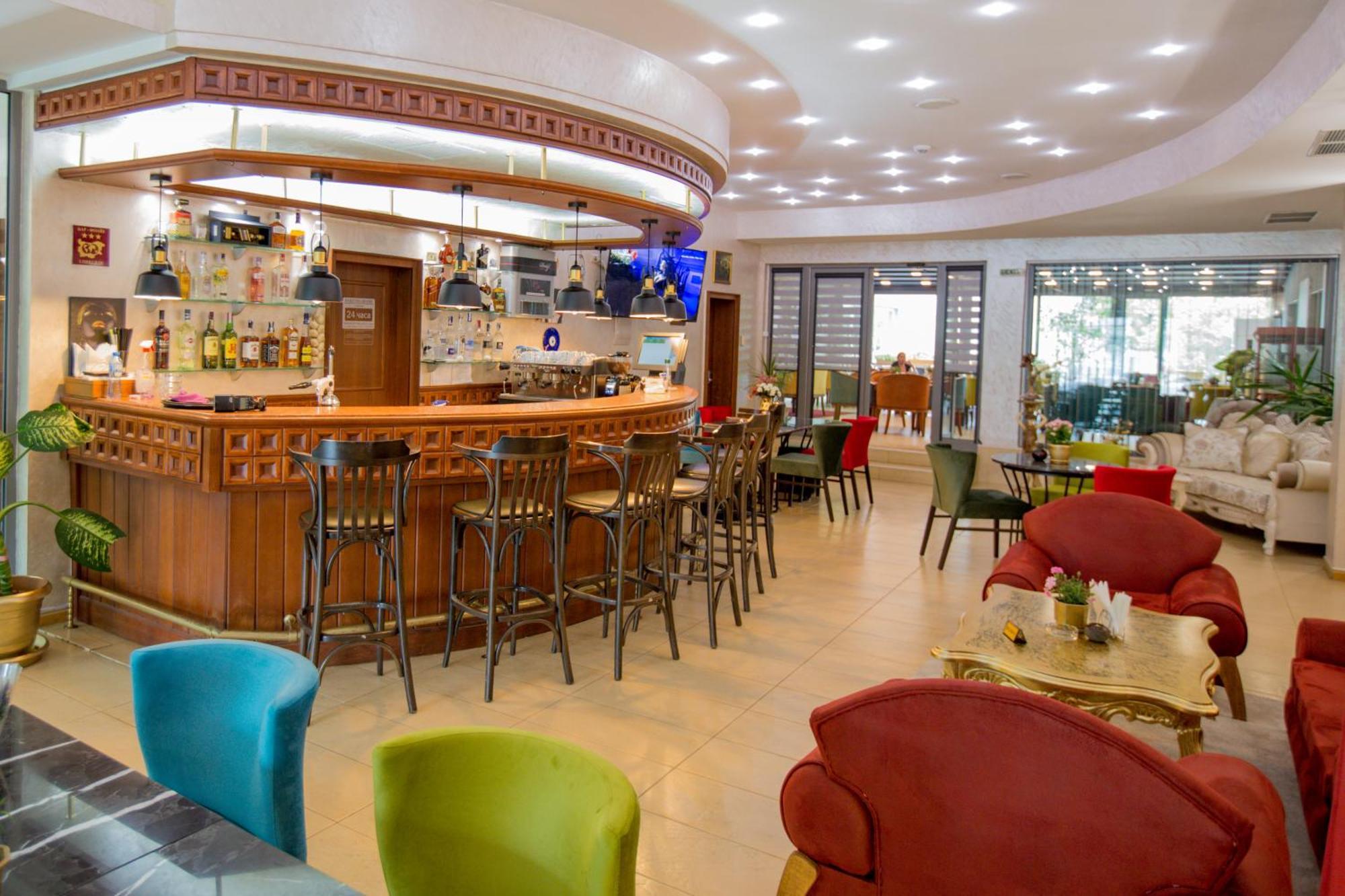 Terra Europe Brontes Hotel Targoviste Kültér fotó