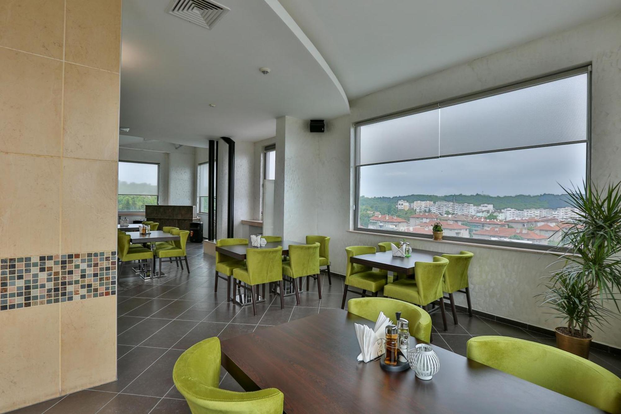 Terra Europe Brontes Hotel Targoviste Kültér fotó