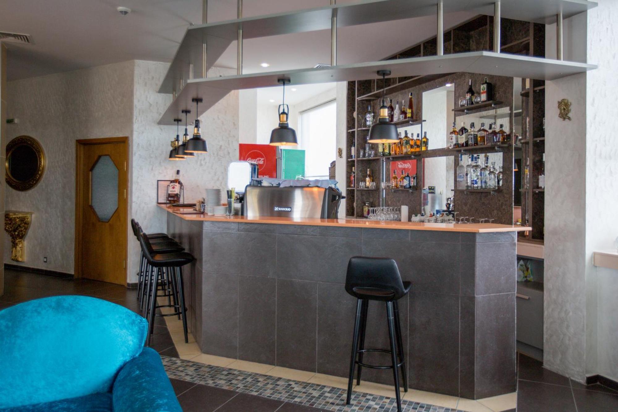Terra Europe Brontes Hotel Targoviste Kültér fotó