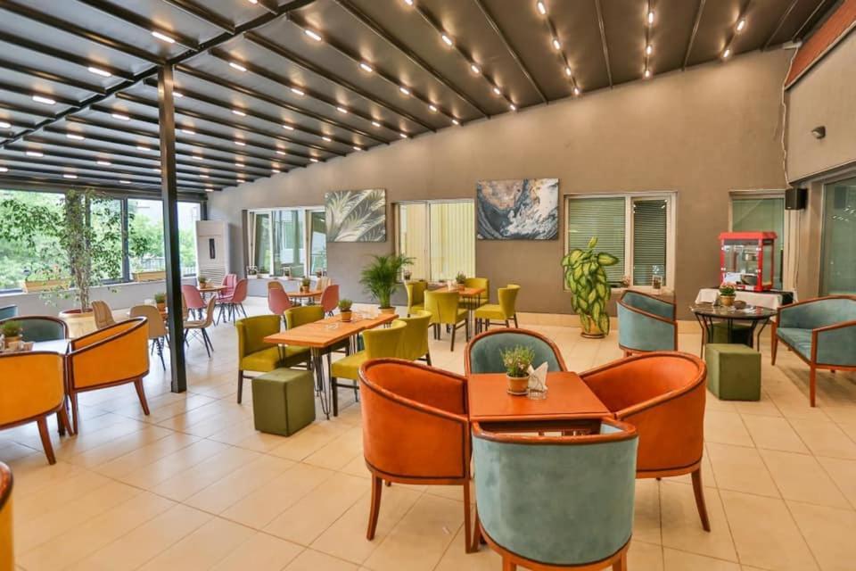 Terra Europe Brontes Hotel Targoviste Kültér fotó