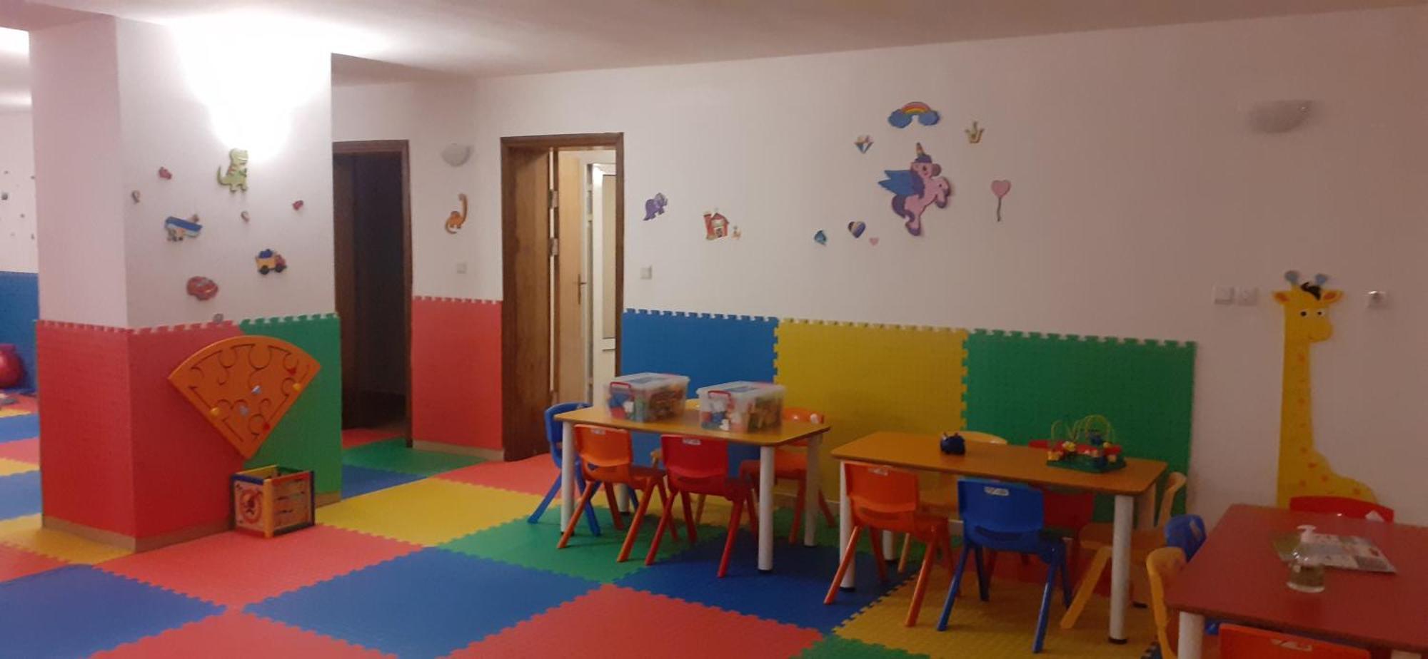 Terra Europe Brontes Hotel Targoviste Kültér fotó