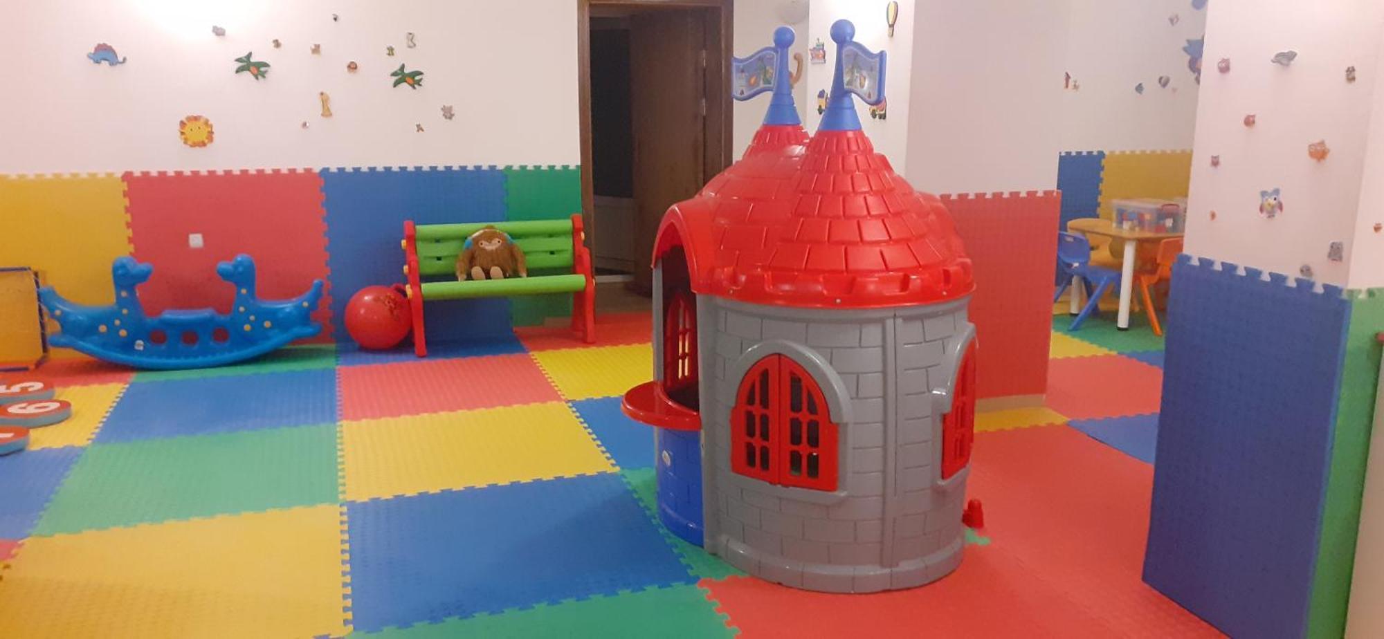 Terra Europe Brontes Hotel Targoviste Kültér fotó
