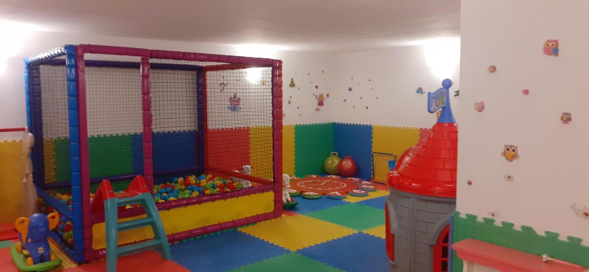 Terra Europe Brontes Hotel Targoviste Kültér fotó