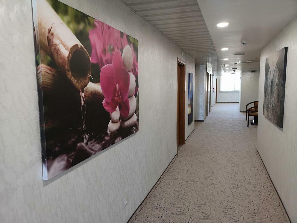 Terra Europe Brontes Hotel Targoviste Kültér fotó