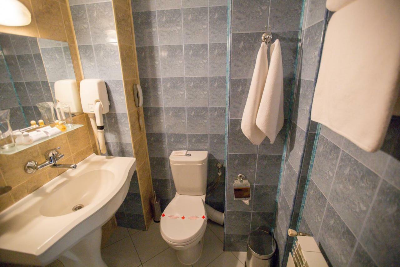 Terra Europe Brontes Hotel Targoviste Kültér fotó