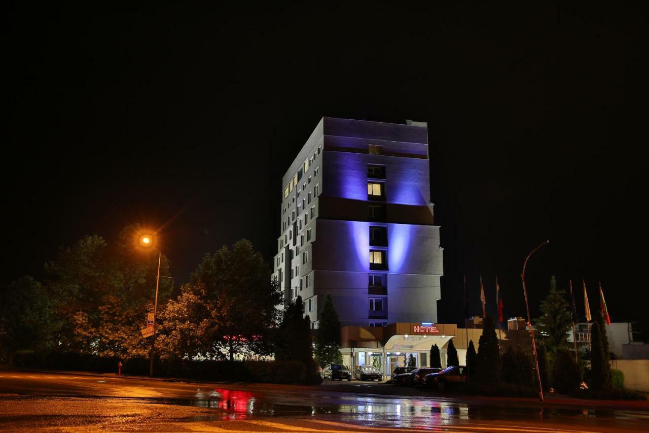 Terra Europe Brontes Hotel Targoviste Kültér fotó