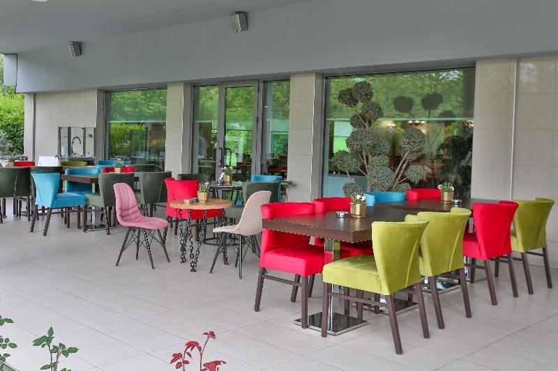Terra Europe Brontes Hotel Targoviste Kültér fotó
